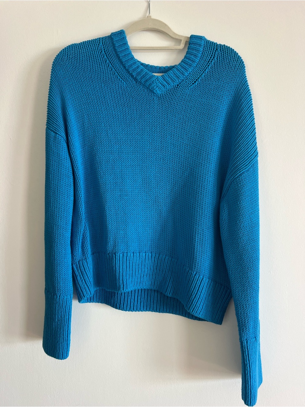 Banana Republic Blue V-Neck Knit Sweater - Women